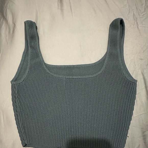 Aritzia Babaton  Sculpt knit square tank top - Picture 7 of 9